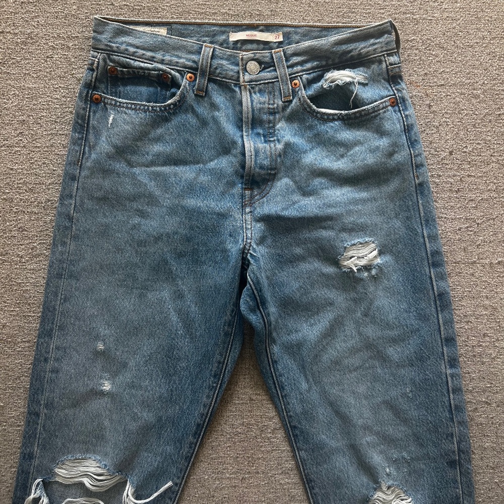 Levi’s - Distressed Wedgie Jeans (27)